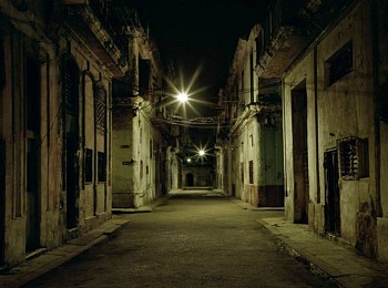 Desiree Dolron -&nbsp;Cerca Plaza de la Revolucion