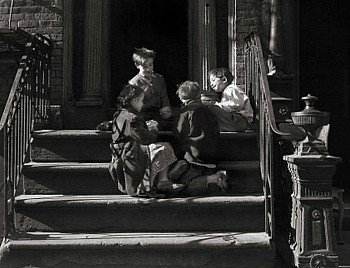 Walter Rosenblum -&nbsp;"Gypsy Children Playing Cards" Pitt Street, New York