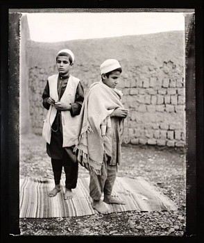 Fazal Sheikh -&nbsp;Osman and Farid, Blind "qari" Brothers with Rosaries, Afghan refugee village, Nasirbagh, Northwestern Frontier Province, Pakistan