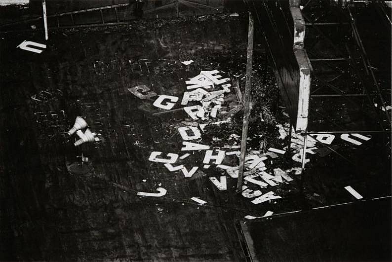 Robert Rauschenberg
Vancouver, 1980
21 x 28 3/4 in. (53.3 x 73 cm)
Edition 10 of 50Black and white digital ink jet print