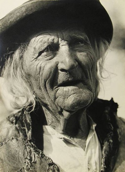 Karel Plicka
Stary horal (Old Mountaineer), 1930
Gelatin silver print (black & white)
3 1/2 x 4 3/4 in. (9 x 12 cm)
From a portfolio of 10 prints titled " Moderni Ceska Fotografie" (Modern Czech Photography)