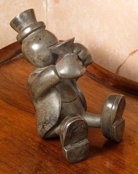 Tom Otterness -&nbsp;Man Drinking