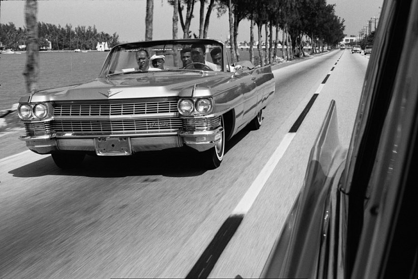 Gordon Parks
Untitled, Miami, Florida, 1966
Gelatin silver print (black & white)
20 x 24 in. (50.8 x 61 cm)
Edition 7/10