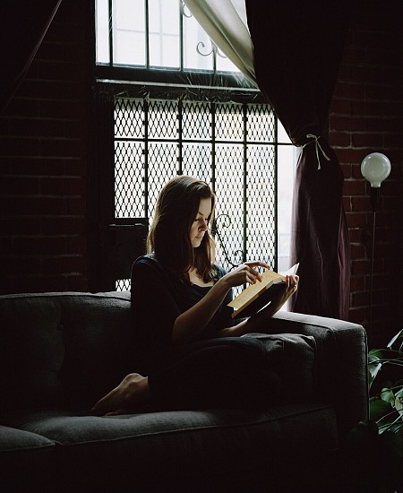 Carrie Schneider
Aura reading Maarit Verronen (Pimeästä Maasta, 1995), 2014
Chromogenic print
36 x 30 in. (91.4 x 76.2 cm)
From the series â€œReading Womenâ€ (2012-2014)Edition of 1/5 + 2 AP