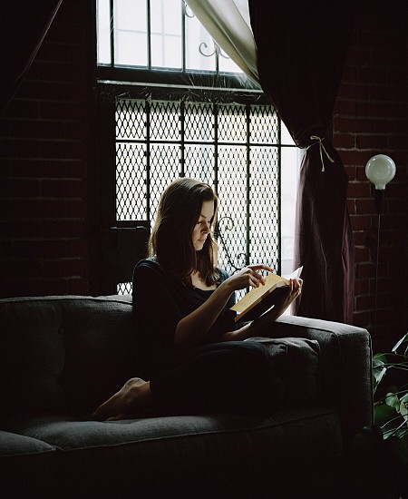 Carrie Schneider
Aura reading Maarit Verronen (Pimeästä Maasta, 1995), 2014
Chromogenic print
36 x 30 in. (91.4 x 76.2 cm)
From the series “Reading Women” (2012-2014)Edition of 1/5 + 2 AP