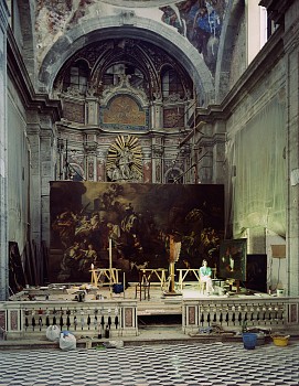 Thomas Struth -&nbsp;Giulia Zorzetti with a painting by Francesco di Mura, Naples