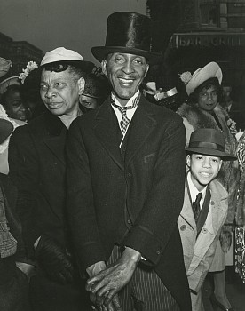 Weegee - Easter Sunday, Harlem