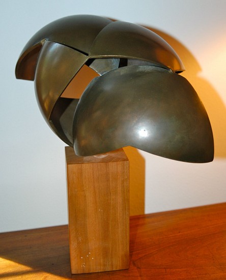 James Jackson Burt
Shadowsphere
Cor-Ten steel
7 1/2 x 15 x 8 1/2 in. (19.1 x 38.1 x 21.6 cm)